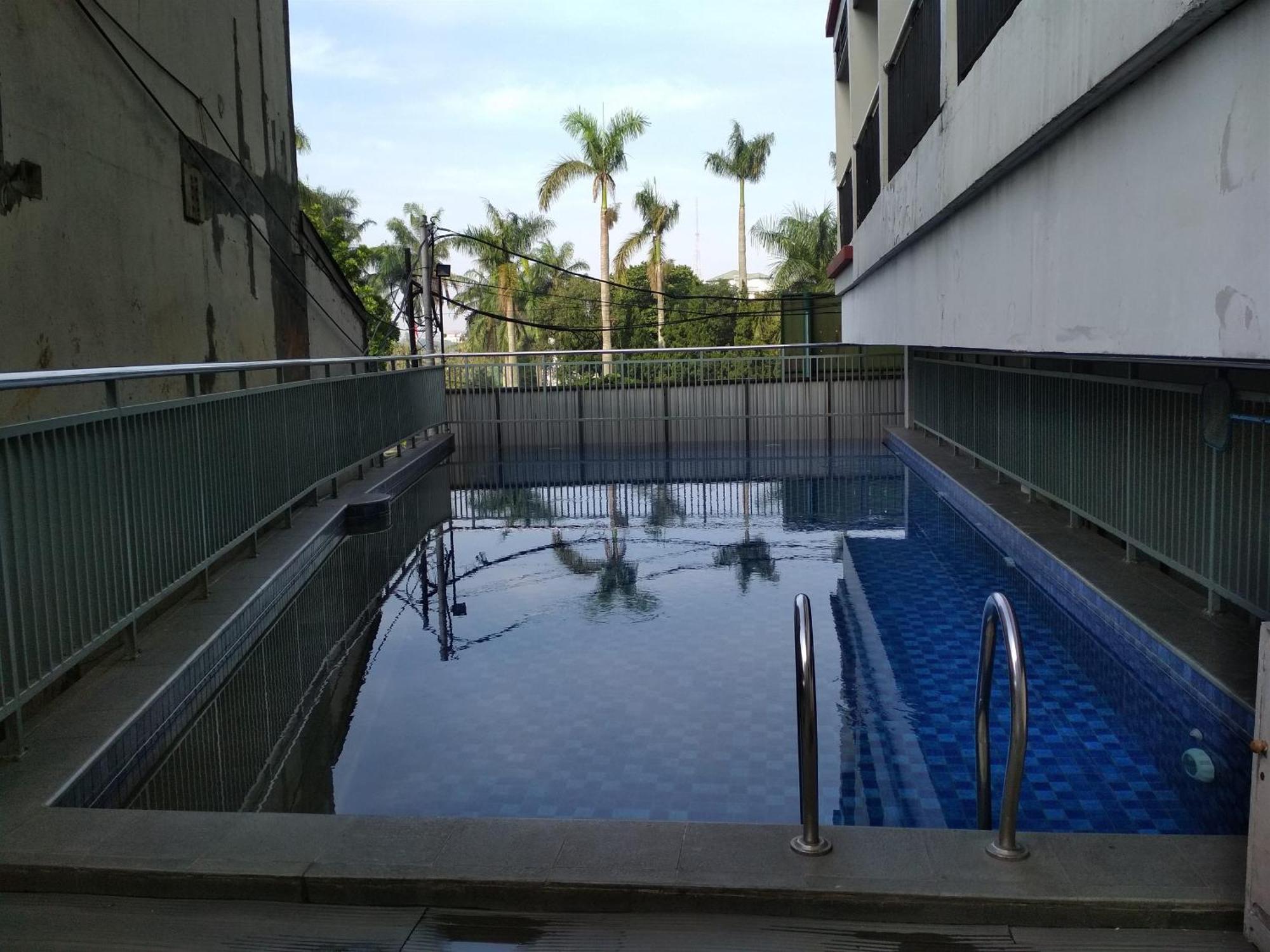 Simply And Comfy Studio Room Apartment Beverly Dago By Travelio Bandung Eksteriør billede